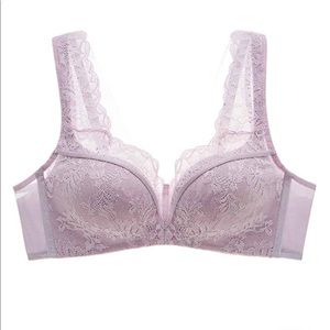 NWT 36C Lavender Lace Bra. Wireless